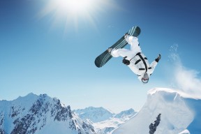 九游体育赛事-热火逆袭取胜，浓眉哥关键节点优势尽失